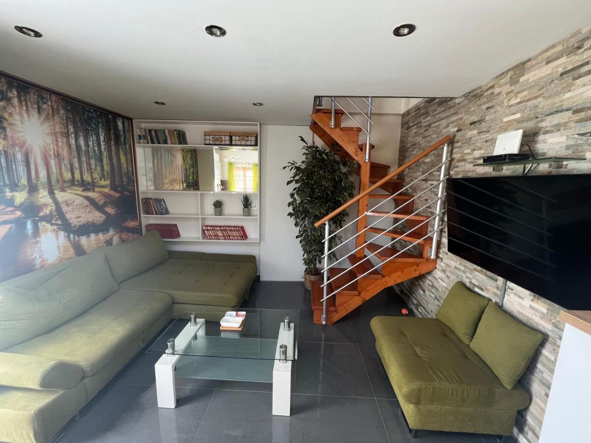 Hiza Apartment Pula Ngoại thất bức ảnh